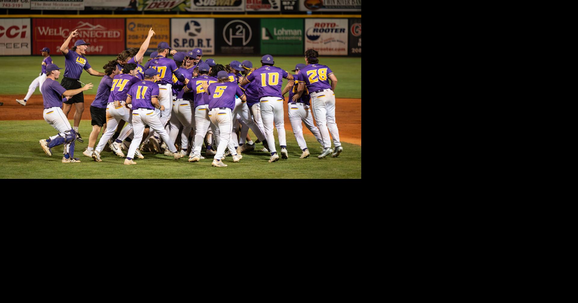 Spring Street Museum displays exhibit on LSUS baseball's perfect season ...