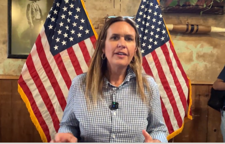 Arkansas Gov. Sarah Sanders proclaims Texarkana 'Capitol for a Day'