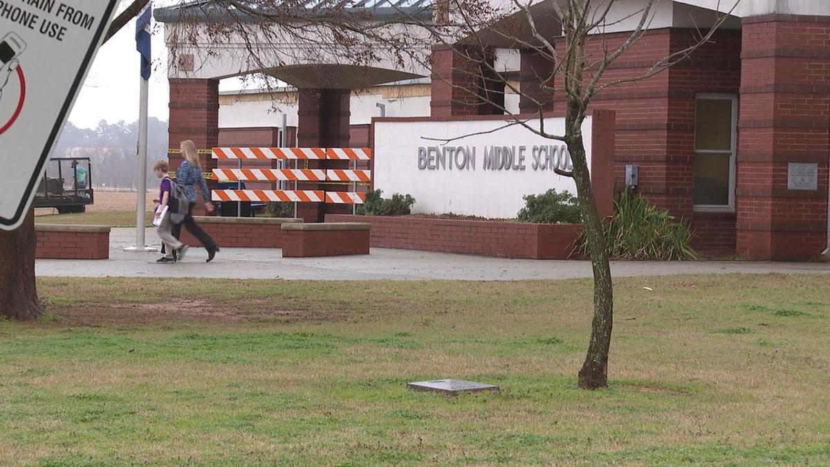 Benton Middle School students go back to class News