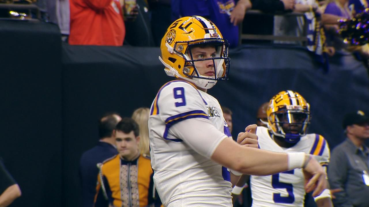 Joe Burrow adds Manning Award to long list of accolades