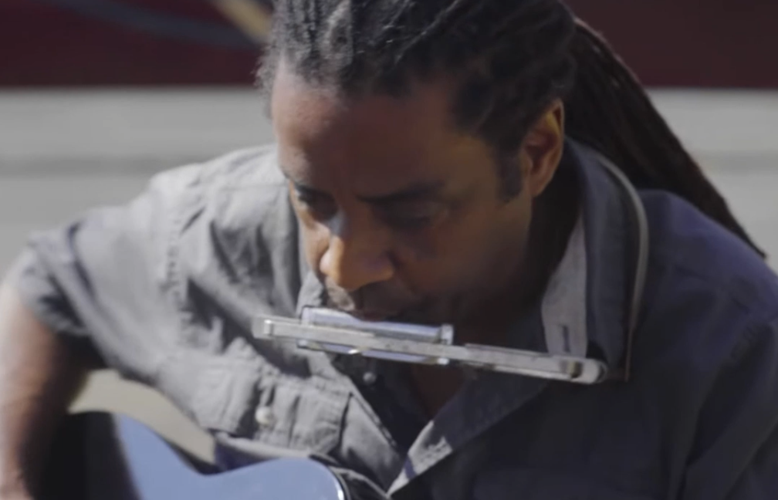 Blues artist Kenny Neal