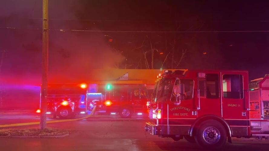 Shreveport fire crews battle early morning blaze on Centenary Boulevard ...