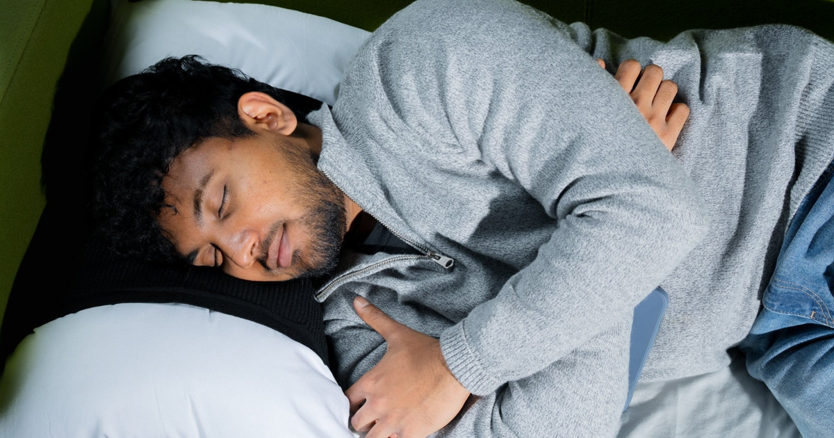 Vibrating pillow wakes deaf sleepers during emergencies | Health | ktbs.com