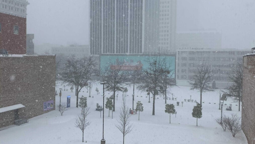 Heavy Snow Blankets Arkansas Leaves Over 10k Without Power Arkansas Ktbs Com