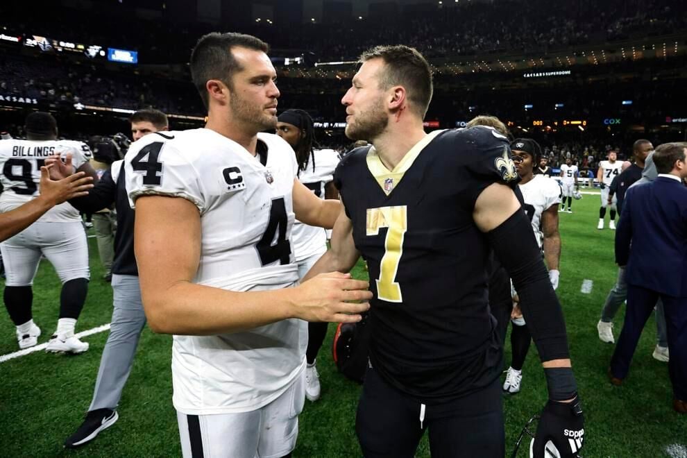 Ex-Raider Derek Carr agrees to 4-year contract with Saints