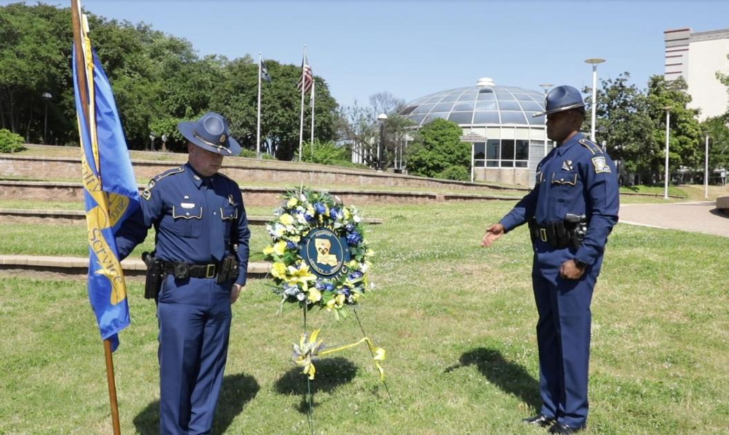 Moment Of Silence Held For Peace Officer Memorial Day News Ktbs Com