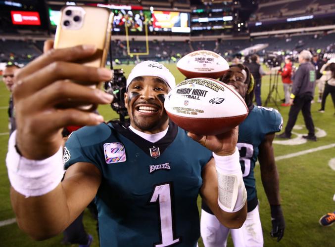 Jalen Hurts delivers painful 'Fly Eagles Fly' rendition after win