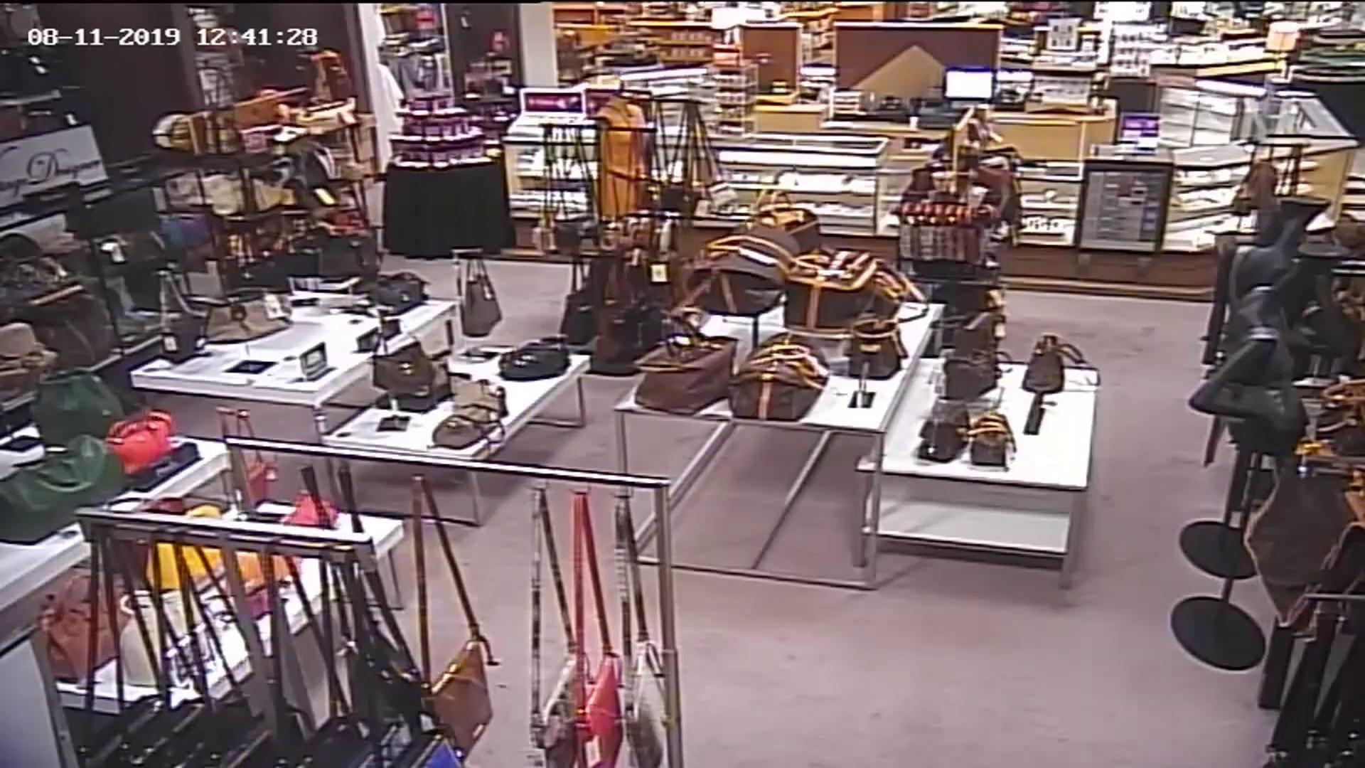 Shreveport Police Are Seeking Suspects Of Dillard S In The Mall St Vincent News Ktbs Com