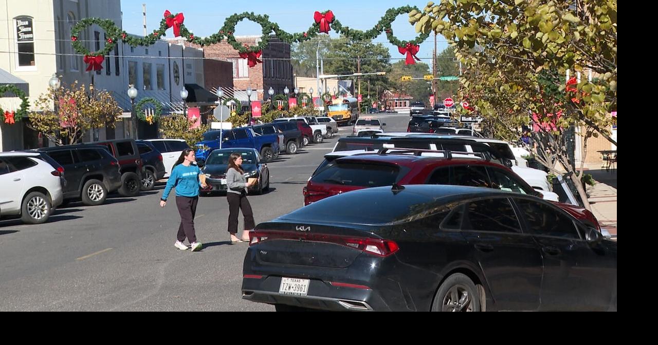 As holiday season shopping surges, police step up patrols