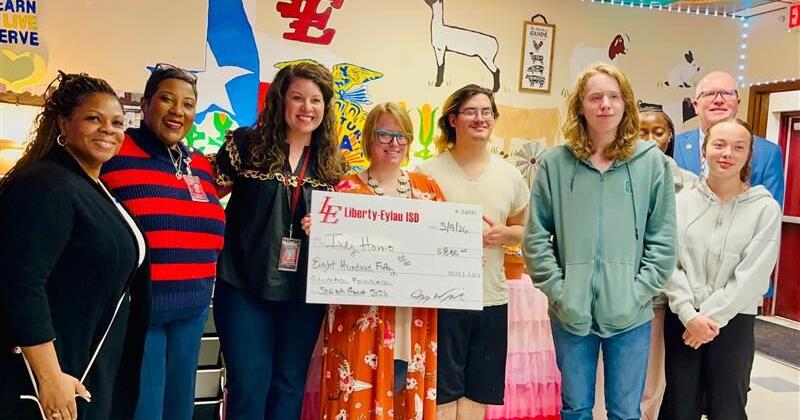 Liberty-Eylau presents Spring grants to qualified teachers