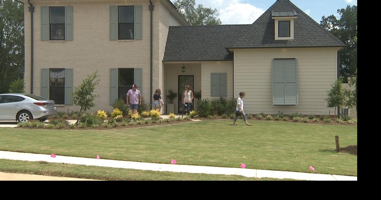 First weekend of open house tours at the KTBS 3/St. Jude Dream Home are