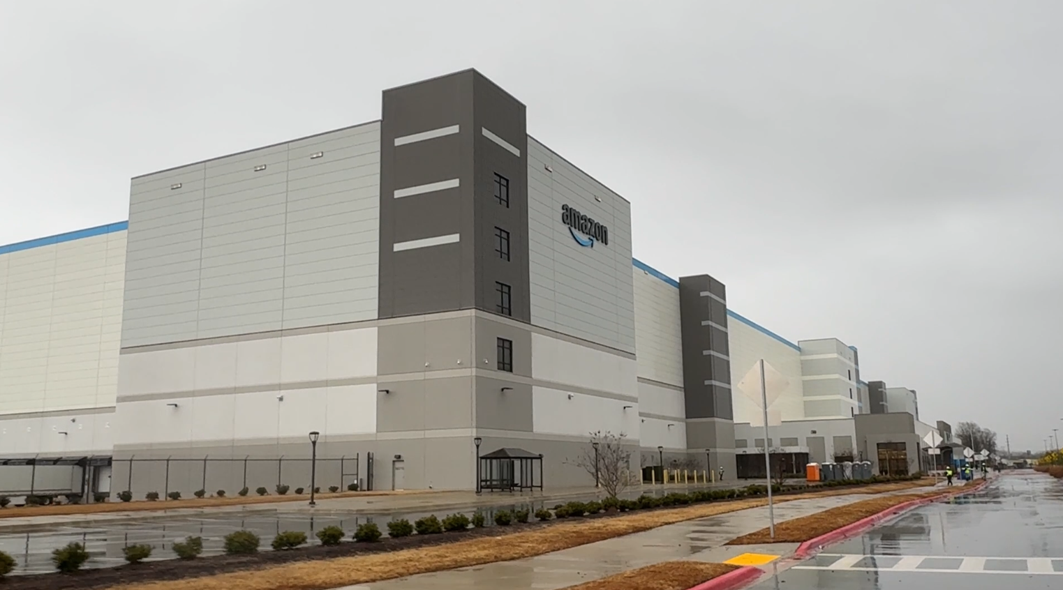 Amazon fulfillment center closer to opening in Shreveport | News | ktbs.com