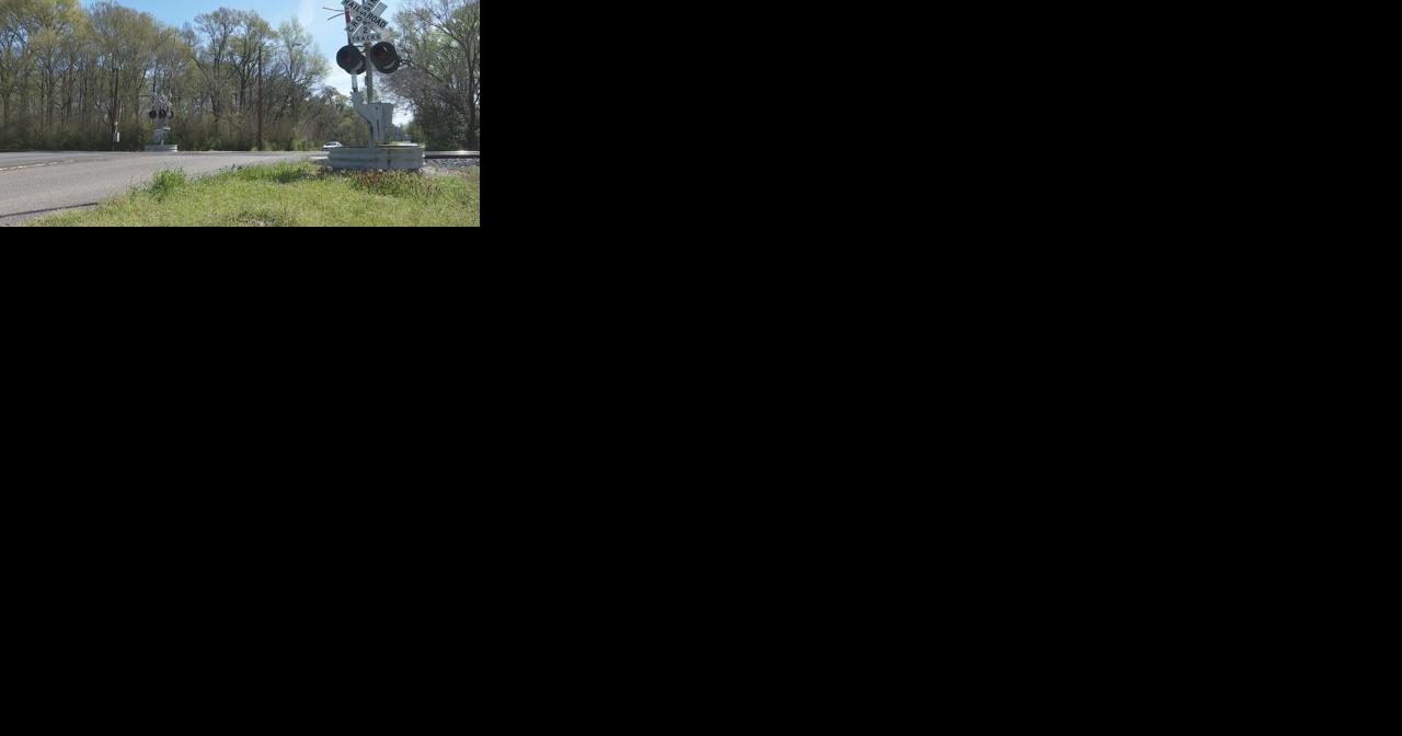Texarkana residents frustrated over stopped trains, traffic - Vimarsana News