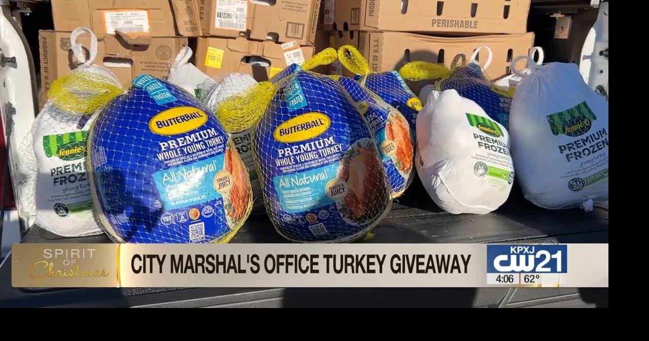 Shreveport City Marshal’s Office hosts inaugural turkey giveaway