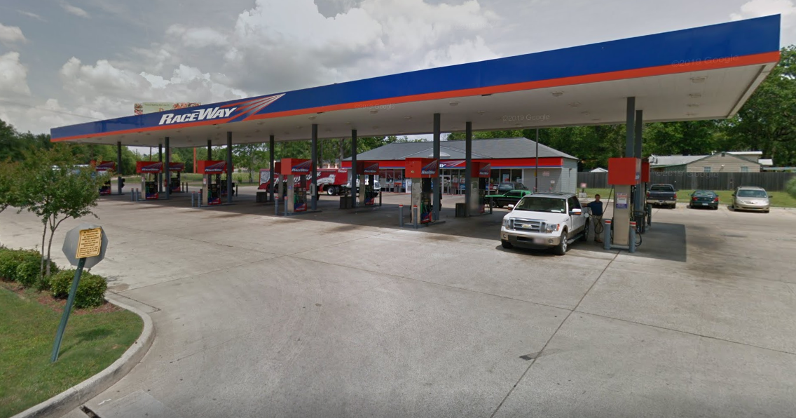 Man shot while pumping gas at Shreveport gas station | News | ktbs.com