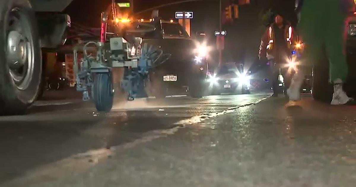 Ktbs.com RAW: NY: BLUE LINE PAINTED FOR NYC MARATHON SUNDAY | National | ktbs.com