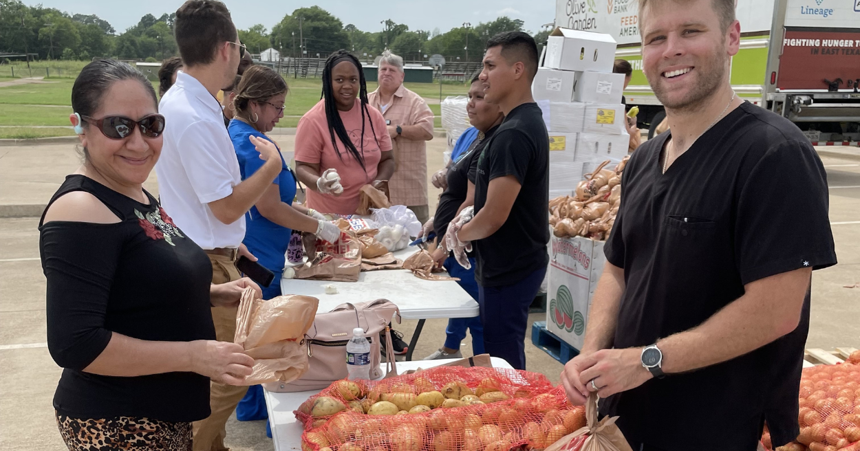 Texas food bank network receives $20 million from H.E.B. chairman for food insecurity - Vimarsana News
