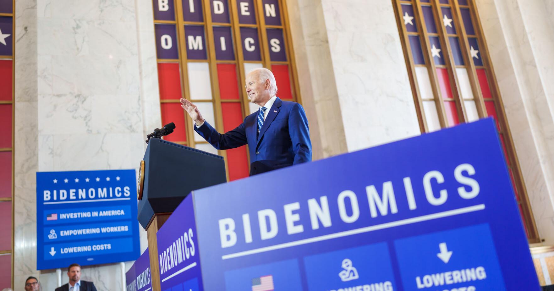 As White House touts success of 'Bidenomics', voters struggling to keep pace see bleaker picture - Vimarsana News