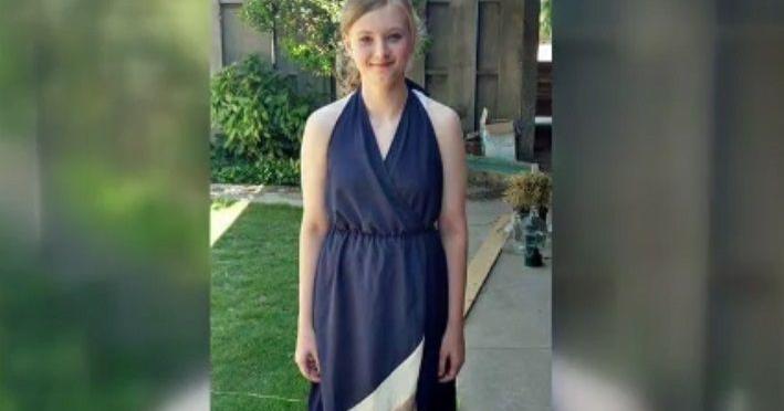 Texas teen electrocuted after using cell phone in tub