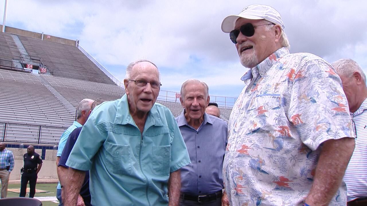 Louisiana Tech honored Terry Bradshaw, Phil Robertson Thursday 