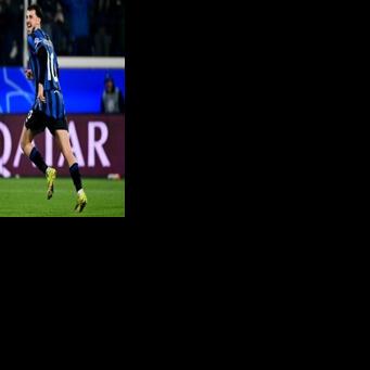 Serbian midfielder Lazar Samardzic's last-gasp penalty sent Atalanta into the last 16