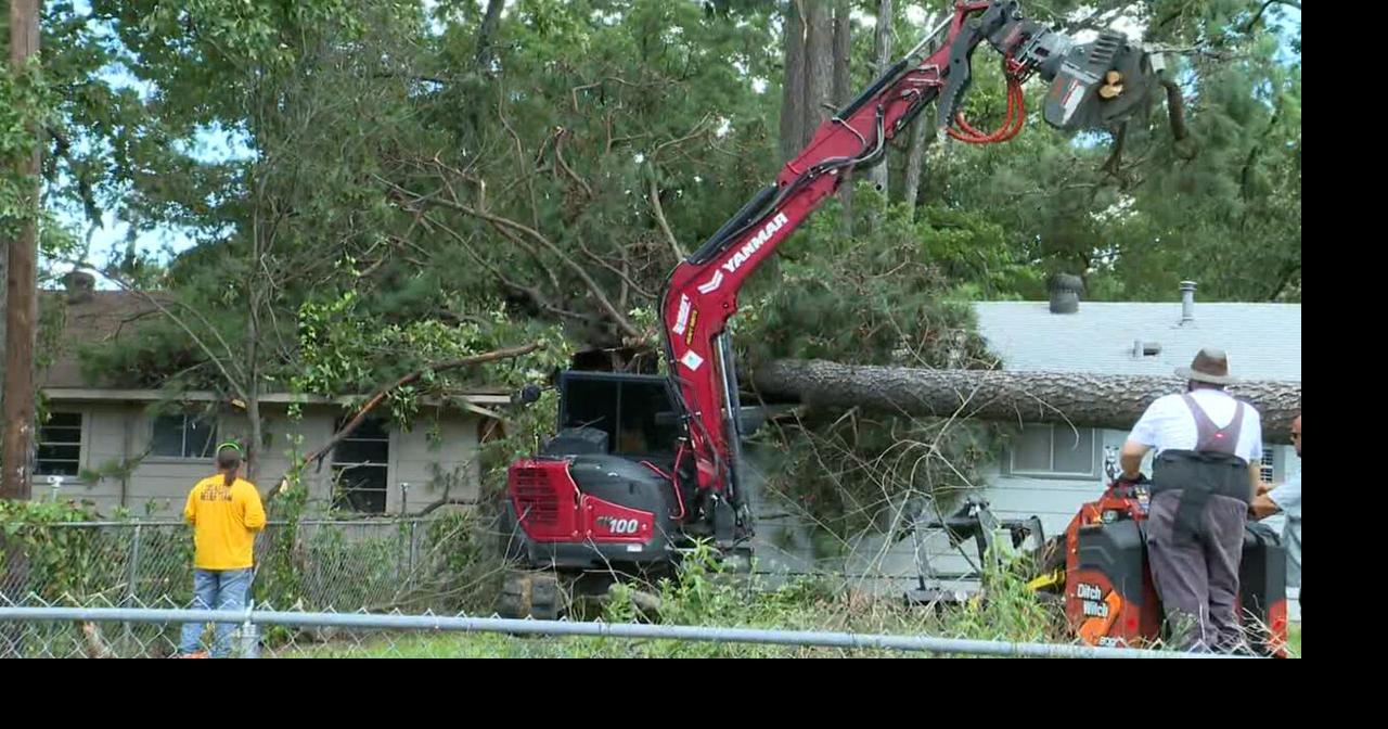 Shreveport volunteers help storm cleanup in Haughton Weather