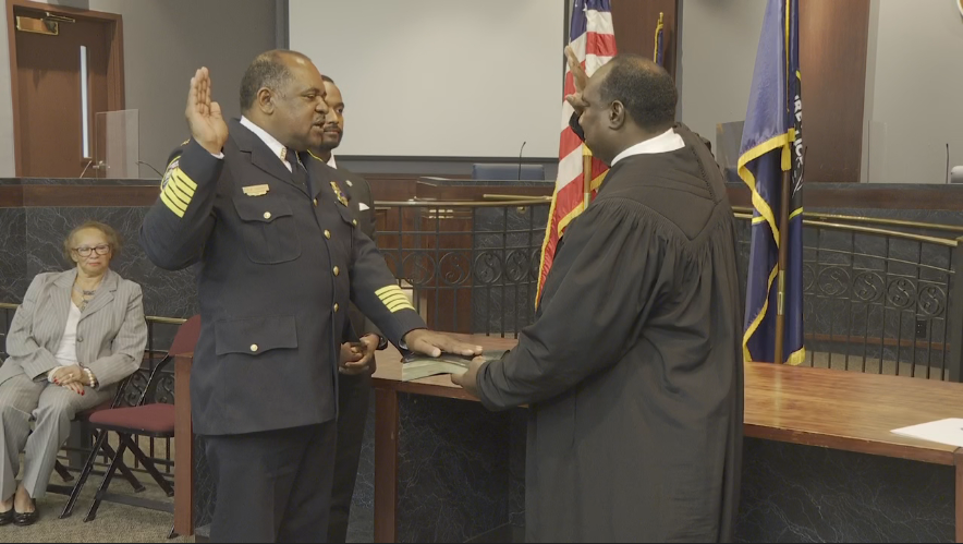 Shreveport Police Wayne Smith Takes Oath Of Office | News | Ktbs.com