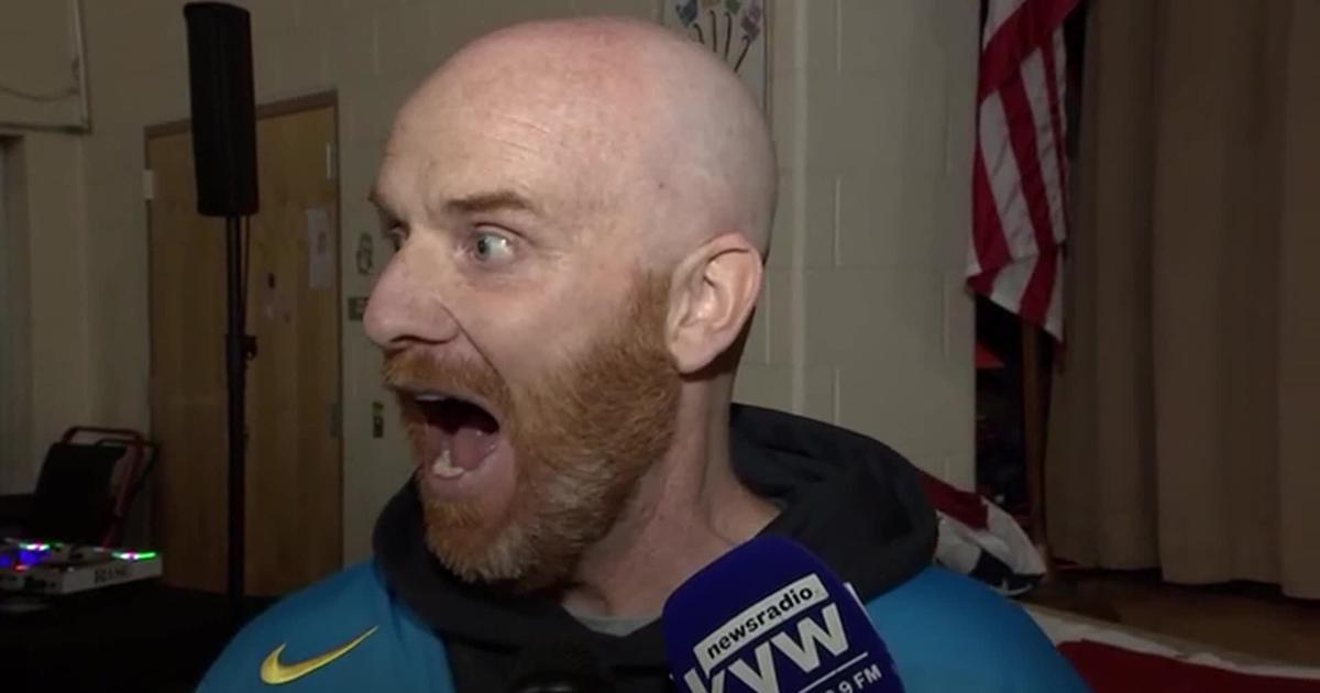 PA: PHILLIES SURPRISE BELOVED TEACHER AT RALLY | National | ktbs.com