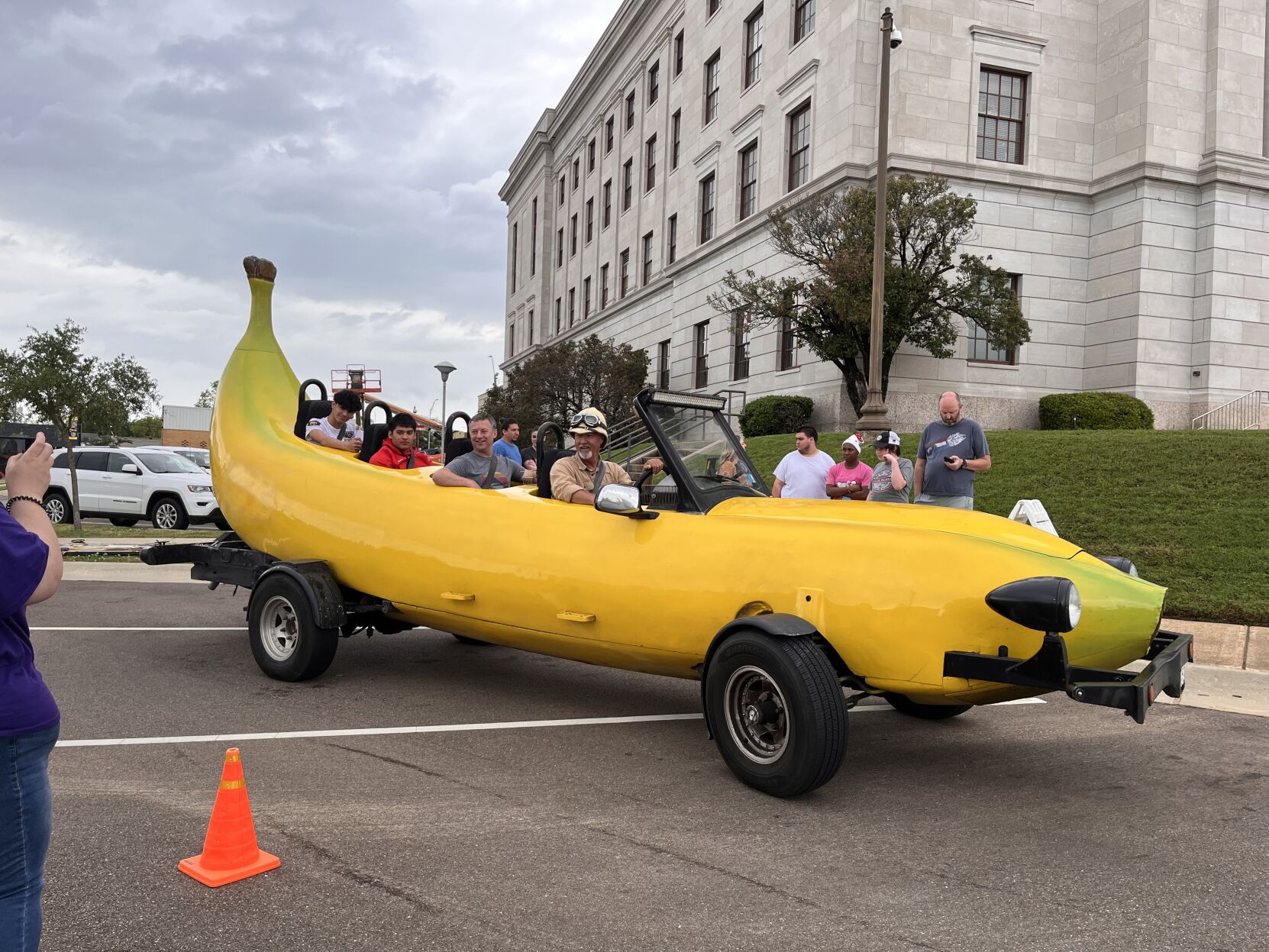 The Big Banana motorized car made its 'a-peel' in Texarkana this