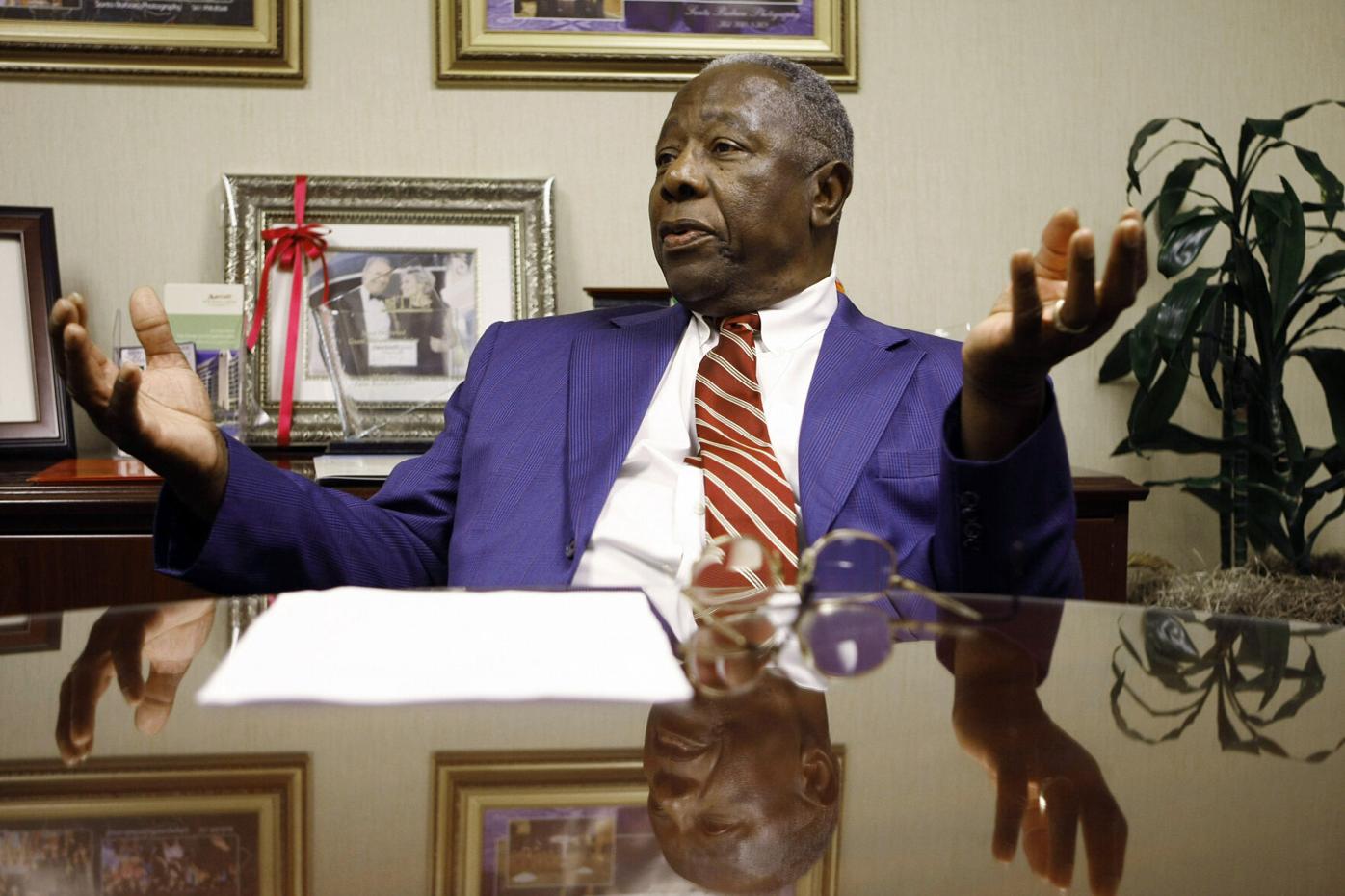 Braves legend Hank Aaron dies at 86