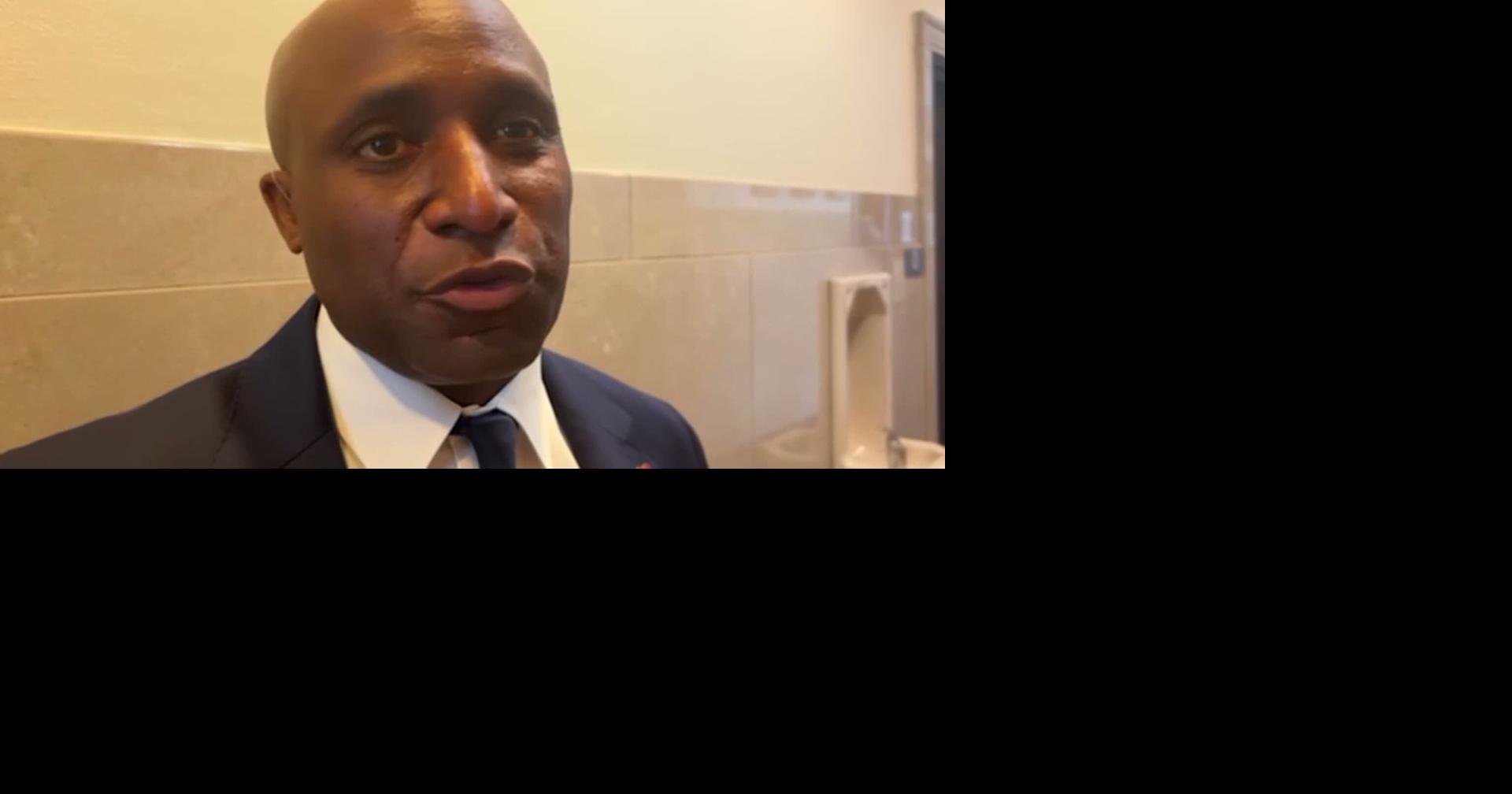 RAW: MO: MAYOR LUCAS/PROTESTER HANDCUFFED AT MEETING
