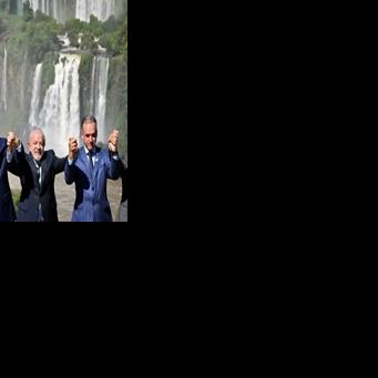 (L to R) Argentina's President Javier Milei, Paraguay's Santiago Pena, Brazil's Luiz Inacio Lula da Silva and Uruguay's Yamandu Orsi pose for a family photo at the Mercosur summit