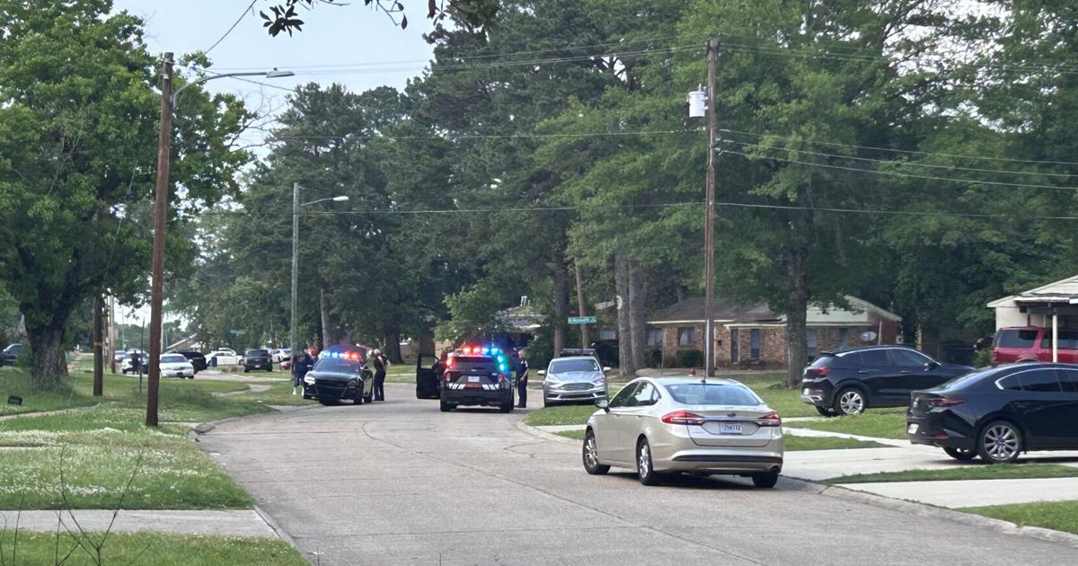 Shreveport Police Department responding to active shooter call Shreveport Police Department responding to active shooter call
