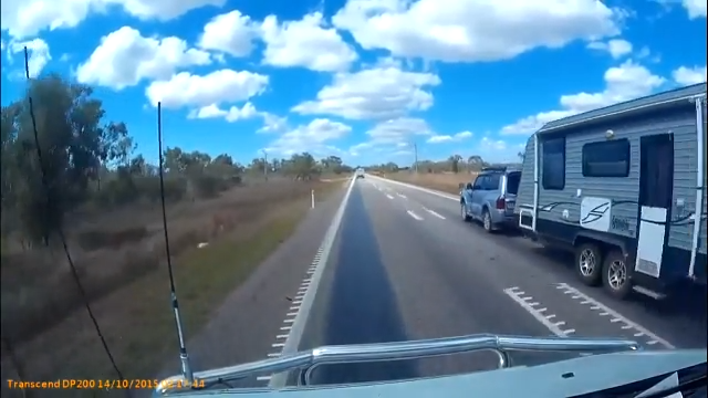 Watch Driver Loses Control Of Fishtailing Trailer News Kulr8 Com