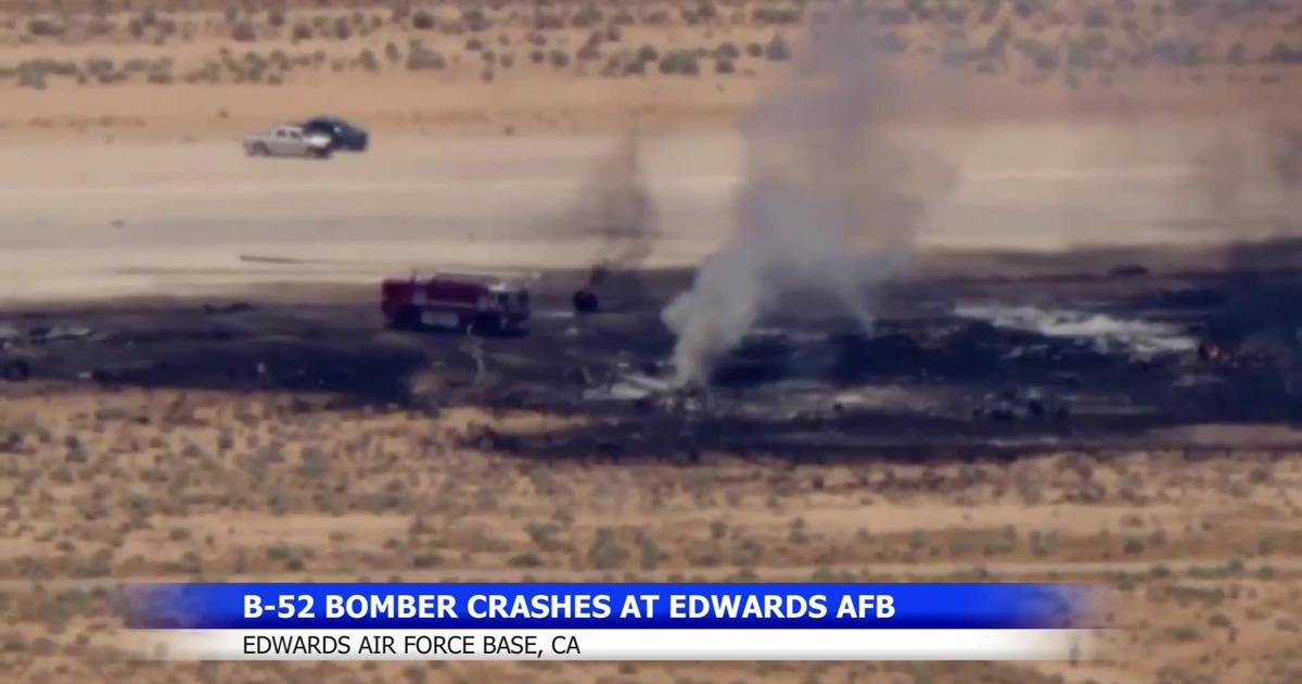 8 people killed in B-52 crash