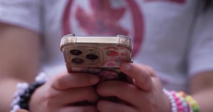 Bans under-16s from using social media apps including TikTok and YouTube
