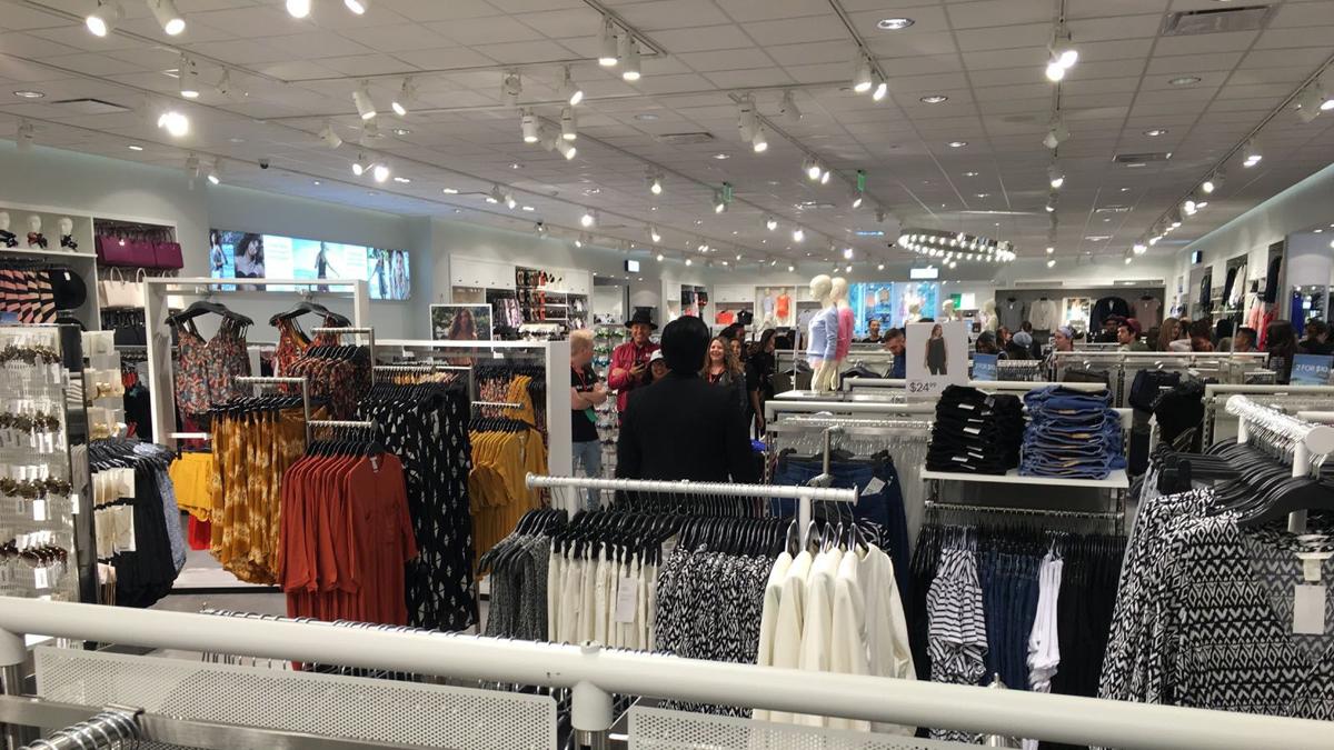 H&M celebrates grand opening in Rimrock Mall in Billings | News | kulr8.com
