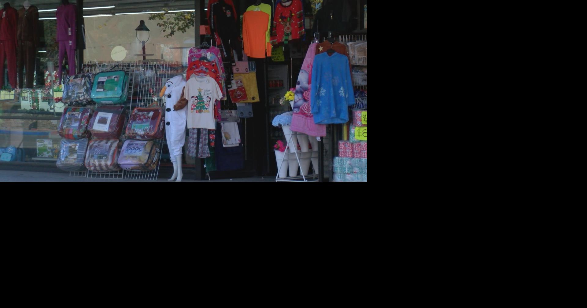 Border waits hit Nogales holiday sales; economy causing some shoppers to buy less