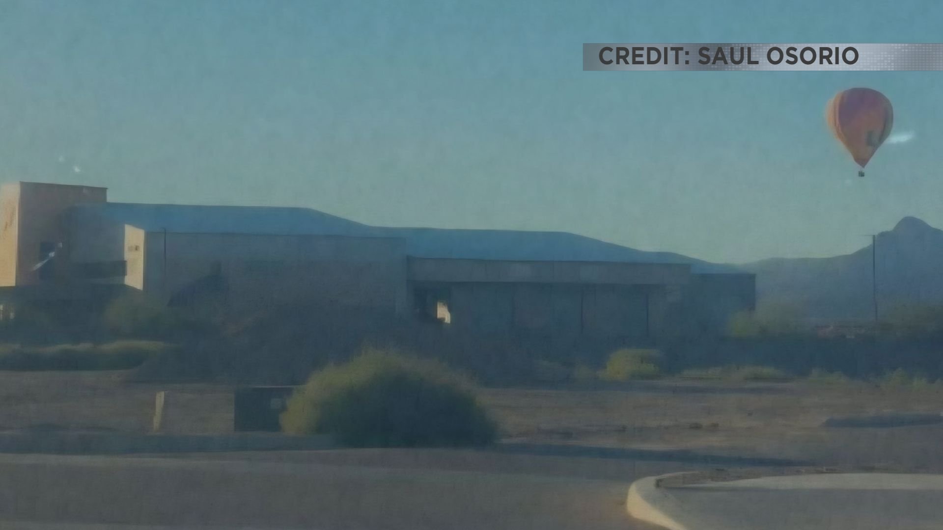 Passengers, pilot okay after hot air balloon hits vacant apartment