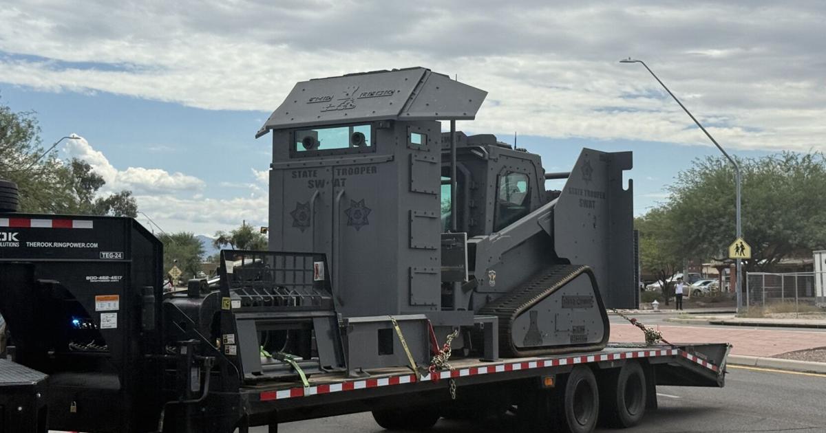 Law enforcement floods street on Tucson's westside during criminal investigation
