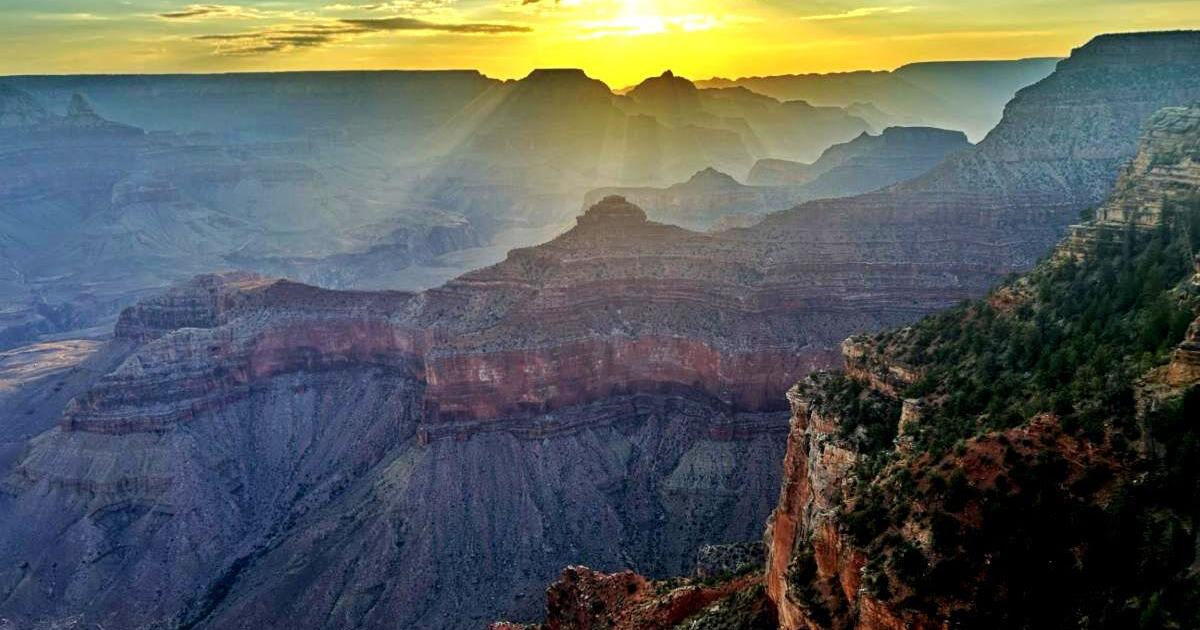 Grand Canyon South Rim Trails Reopen as Dragon Bravo Fire Nears 62% Containment