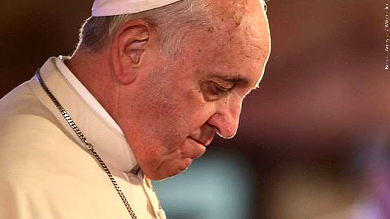 Pope acknowledges right-wing critics 