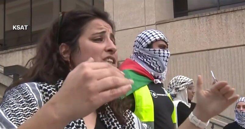 At least 2,000 people arrested at pro-Palestinian protests on US campuses, AP tally shows - Vimarsana News