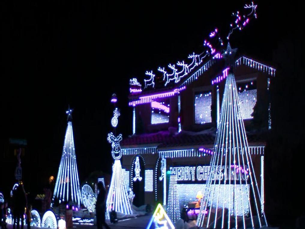 Christmas Lights Tucson 2022 Hoa Tells The “Tucson Clark Griswold” To Take Down His Light Display |  Local | Kvoa.com