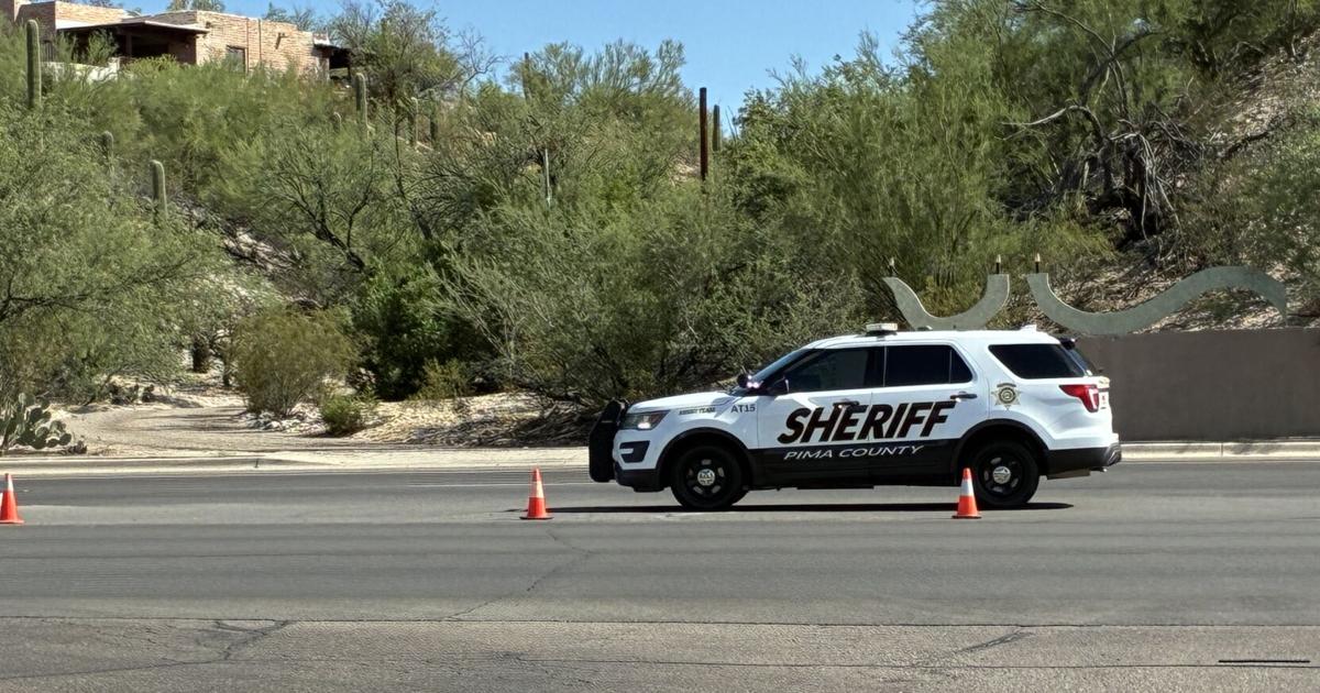 Crash closes westbound River Road near Via Entrada