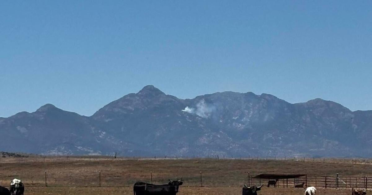Big Casa Fire se enciende en las montañas de Santa Rita