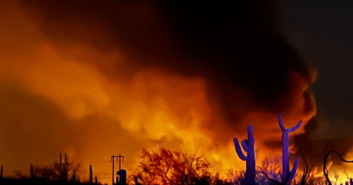 Wildfire threatens structures, prompts evacuations in small Arizona community of Kearny - Vimarsana News