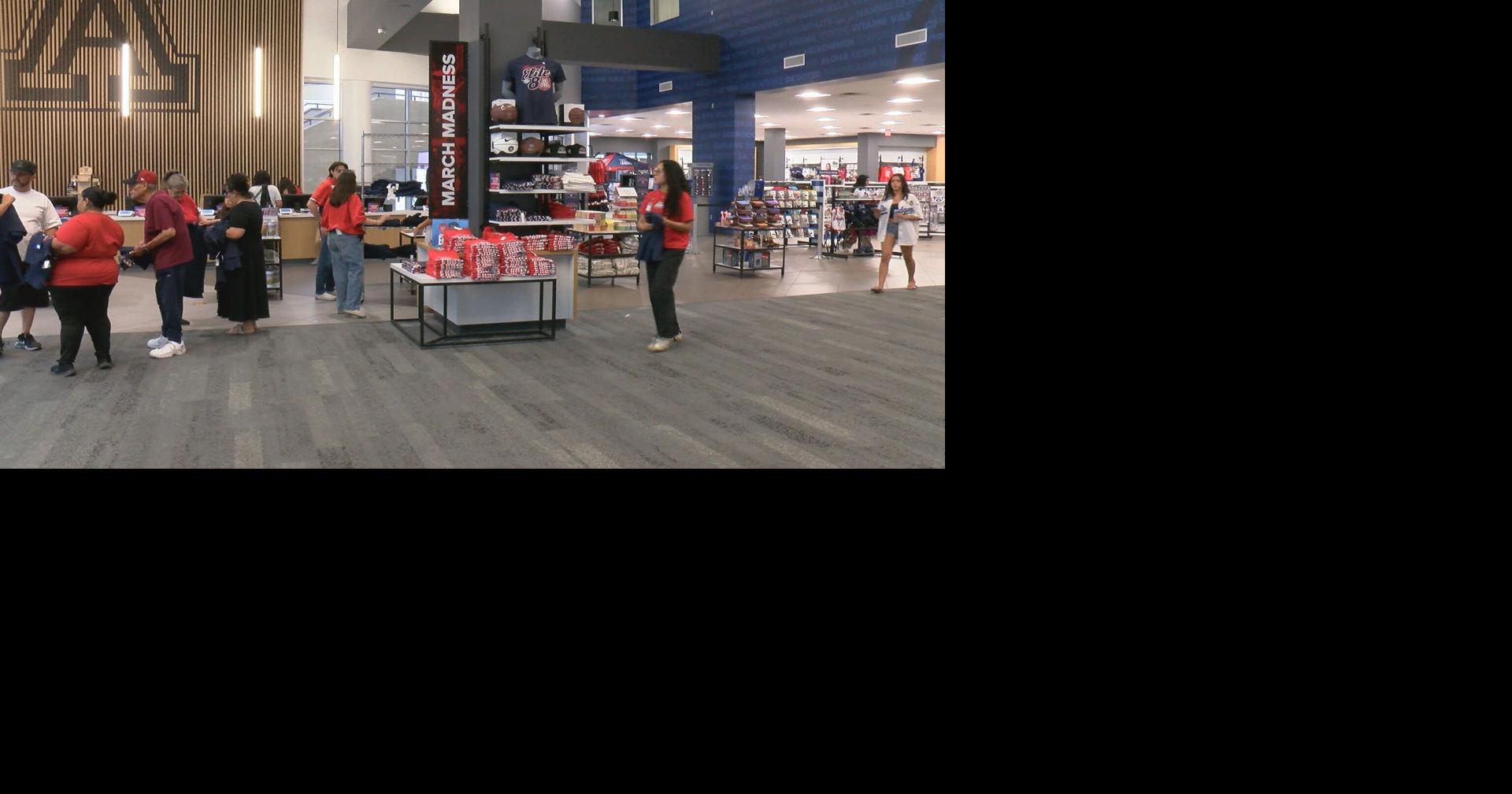 Arizona basketball fever hits campus store as Elite 8 shirts fly