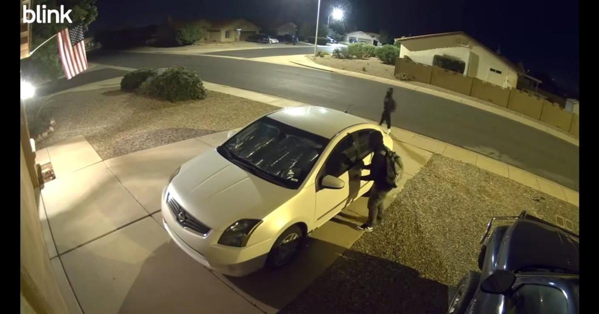 Sierra Vista police seek suspects in Canyon de Flores vehicle burglaries