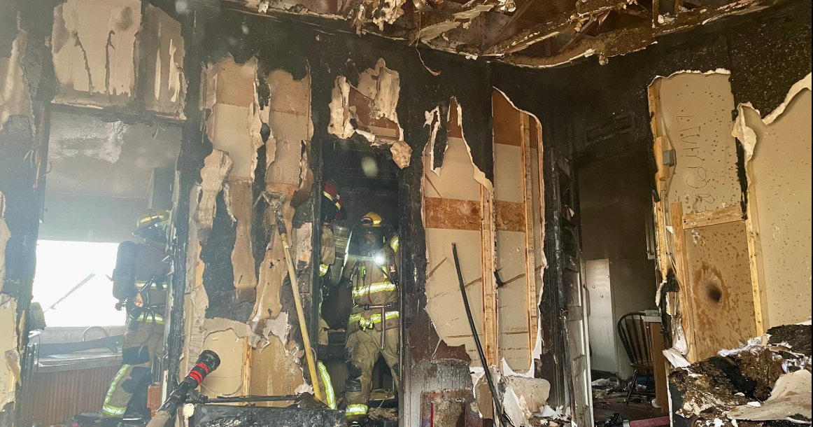 Tucson firefighters quickly control North Fairview mobile home fire ...